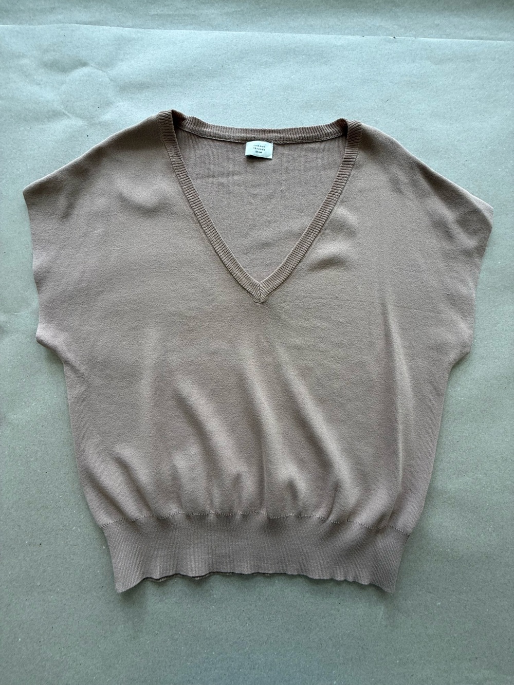 Common Threads — NWOT V-Neck Cap Sleeve Sweater — Size SP/MP